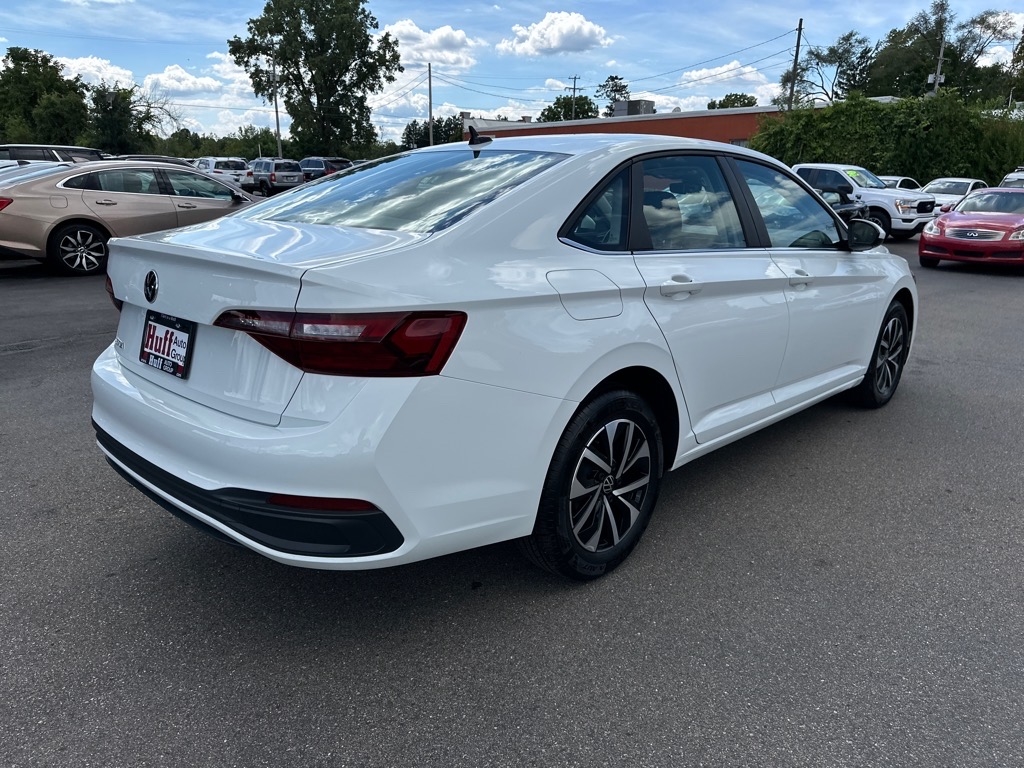 Volkswagen Jetta S Auto 2024