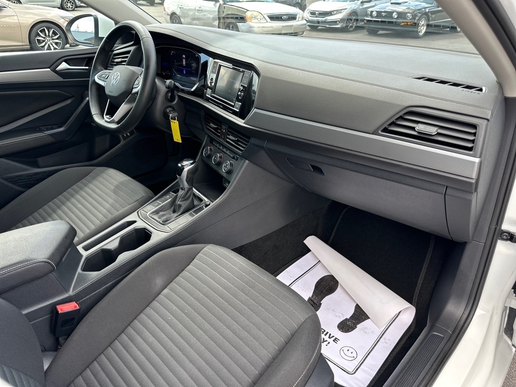 Volkswagen Jetta S Auto 2024