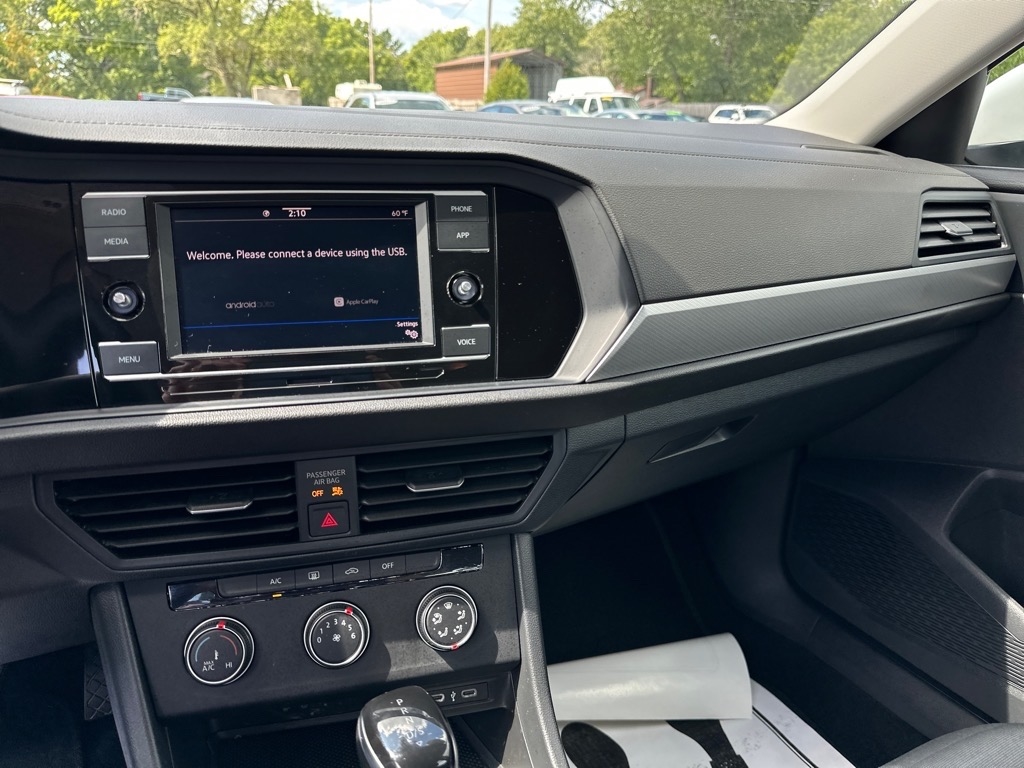 Volkswagen Jetta S Auto 2024