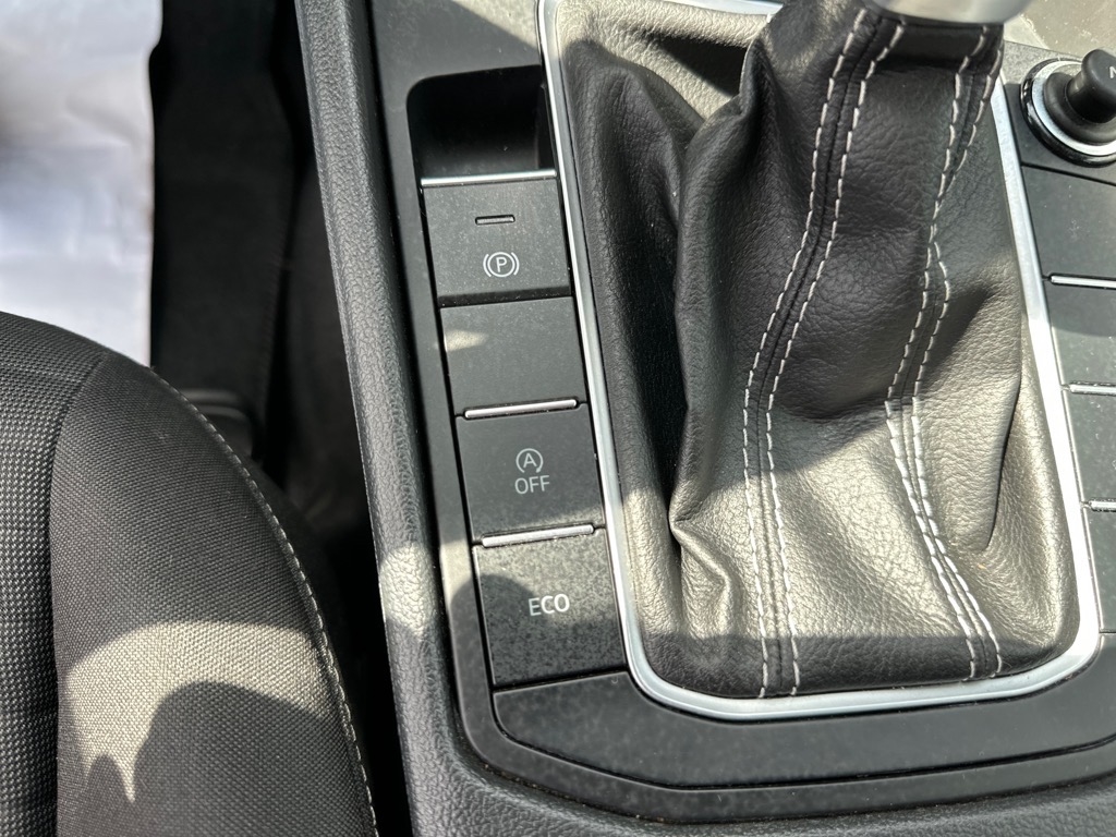 Volkswagen Jetta S Auto 2024