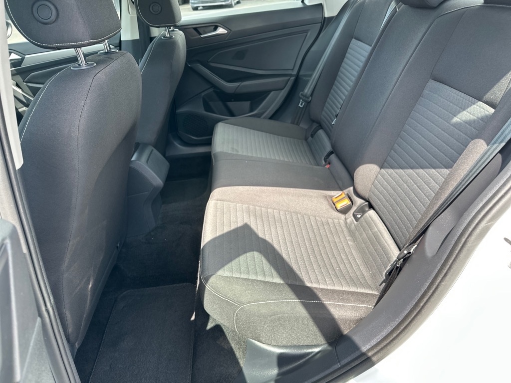 Volkswagen Jetta S Auto 2024