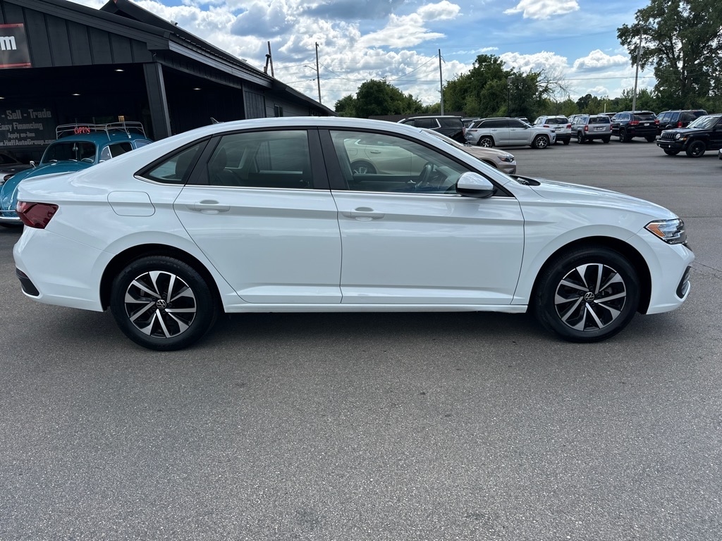 Volkswagen Jetta S Auto 2024