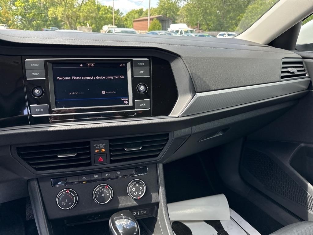 Volkswagen Jetta S Auto 2024