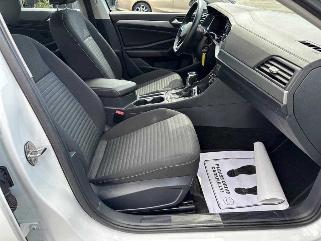 Volkswagen Jetta S Auto 2024