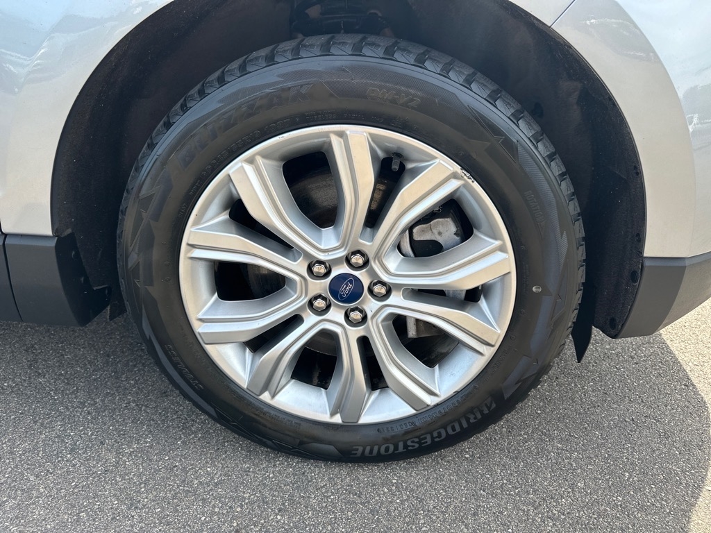 Ford Edge Titanium AWD 2021