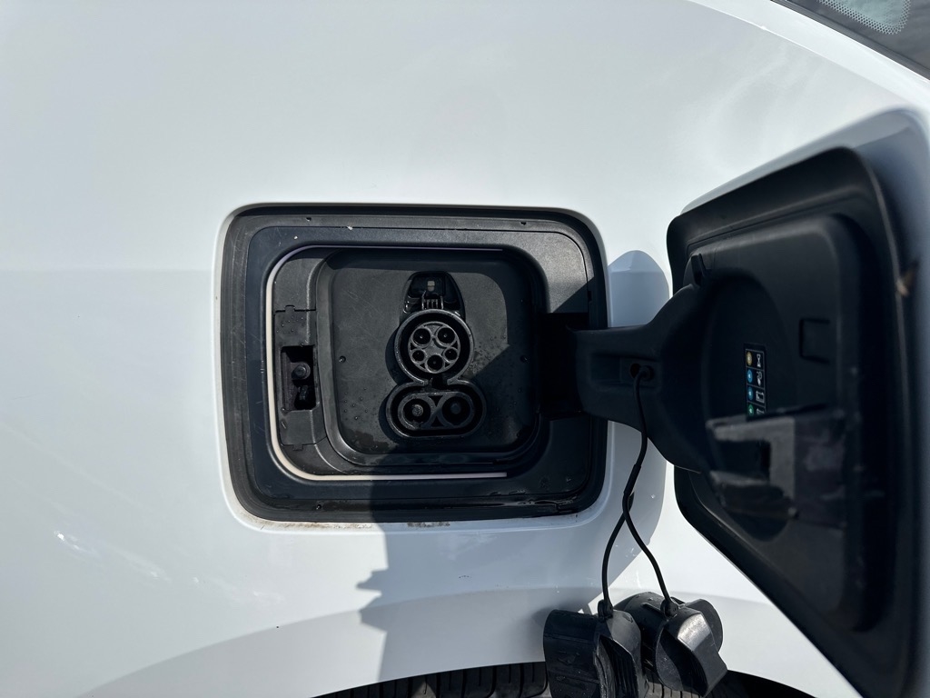BMW i3 4dr HB w/Range Extender 2015 BMW i3 4dr HB w/Range Extender 2015