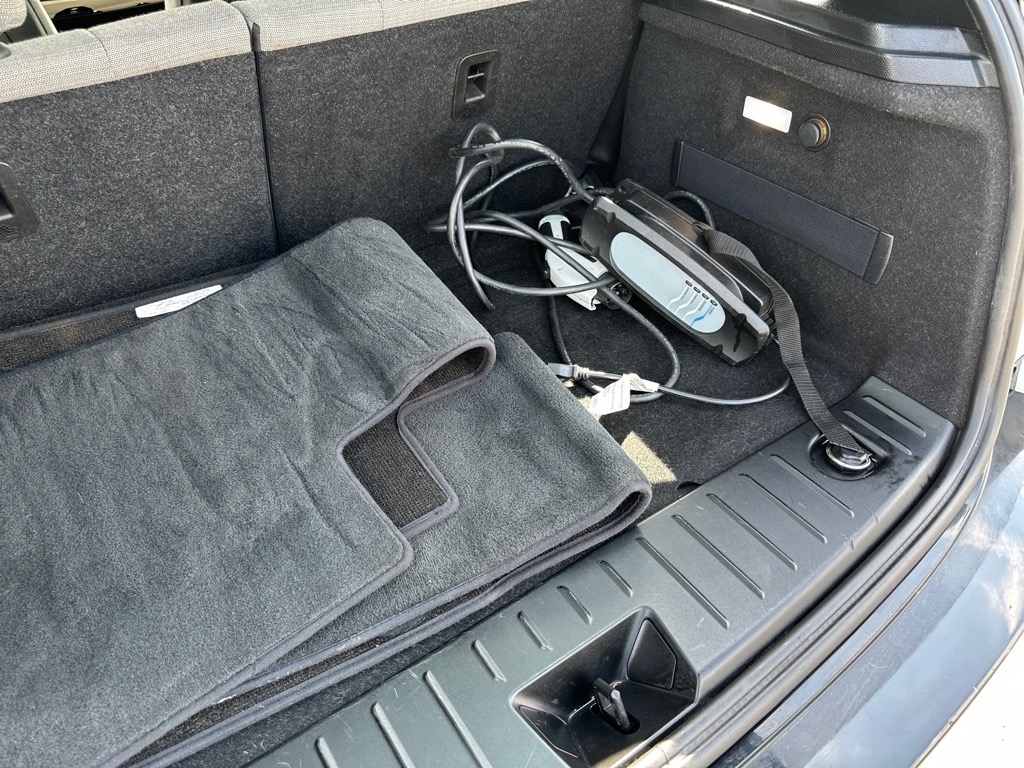 BMW i3 4dr HB w/Range Extender 2015 BMW i3 4dr HB w/Range Extender 2015