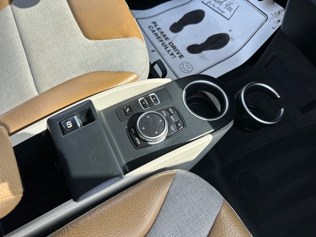 BMW i3 4dr HB w/Range Extender 2015 BMW i3 4dr HB w/Range Extender 2015