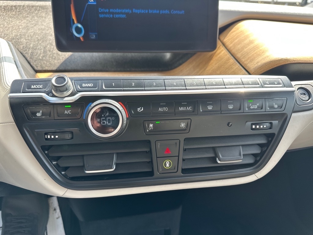 BMW i3 4dr HB w/Range Extender 2015 BMW i3 4dr HB w/Range Extender 2015