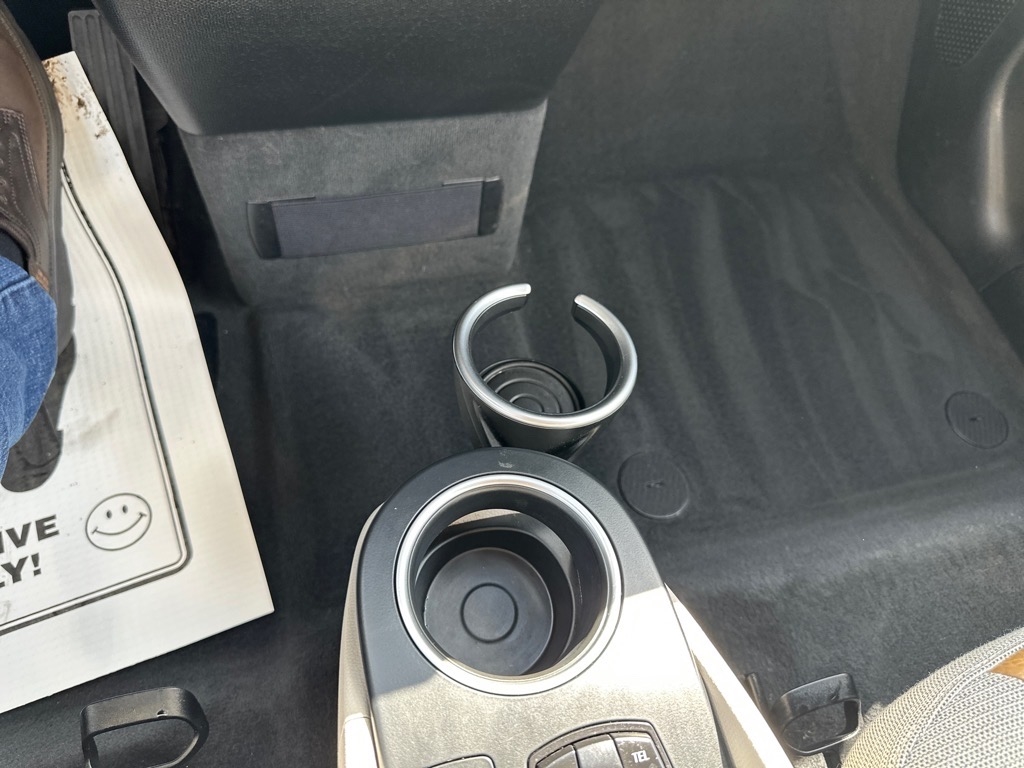 BMW i3 4dr HB w/Range Extender 2015 BMW i3 4dr HB w/Range Extender 2015