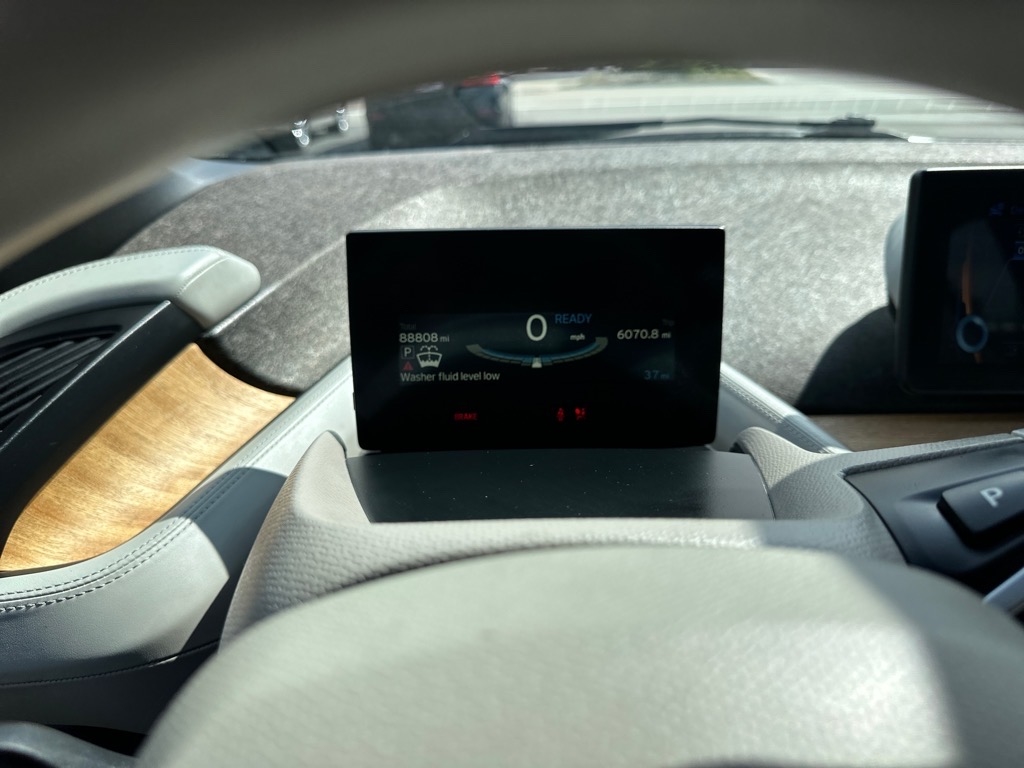BMW i3 4dr HB w/Range Extender 2015 BMW i3 4dr HB w/Range Extender 2015
