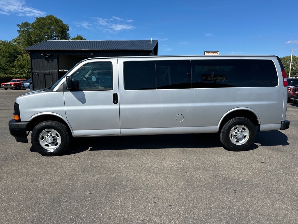 Chevrolet Express Cargo Van RWD 2500 155" 2017 Chevrolet Express Cargo Van RWD 2500 155" 2017
