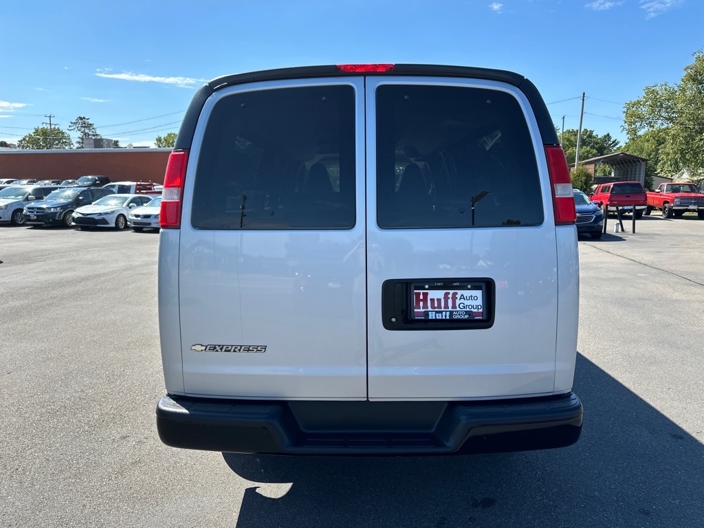 Chevrolet Express Cargo Van RWD 2500 155" 2017 Chevrolet Express Cargo Van RWD 2500 155" 2017