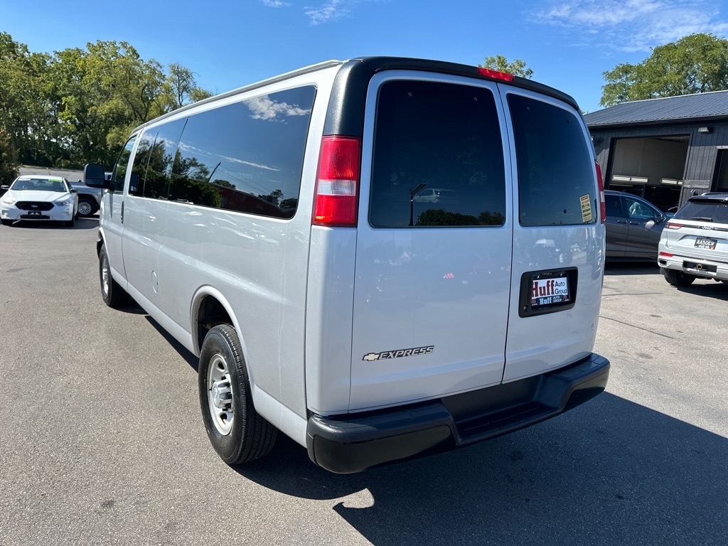 Chevrolet Express Cargo Van RWD 2500 155" 2017 Chevrolet Express Cargo Van RWD 2500 155" 2017