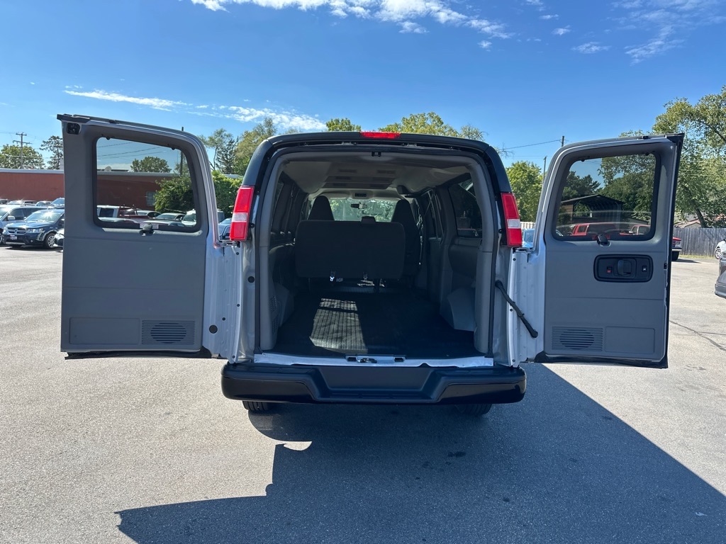 Chevrolet Express Cargo Van RWD 2500 155" 2017 Chevrolet Express Cargo Van RWD 2500 155" 2017