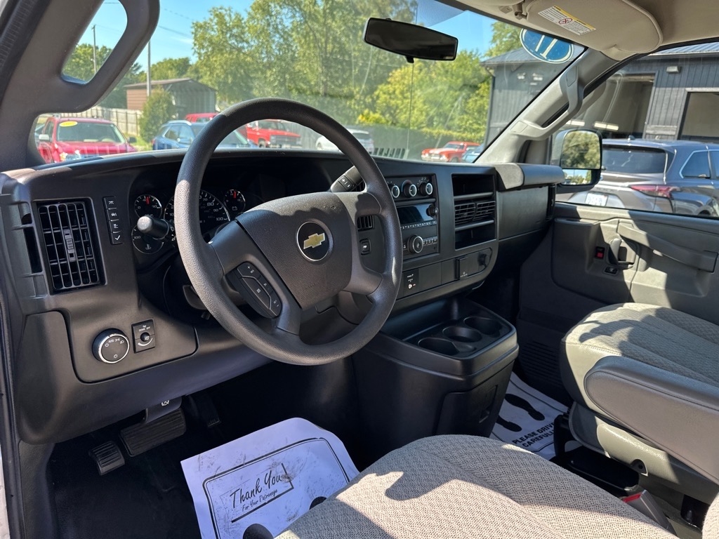 Chevrolet Express Cargo Van RWD 2500 155" 2017 Chevrolet Express Cargo Van RWD 2500 155" 2017