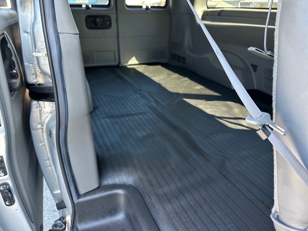 Chevrolet Express Cargo Van RWD 2500 155" 2017 Chevrolet Express Cargo Van RWD 2500 155" 2017