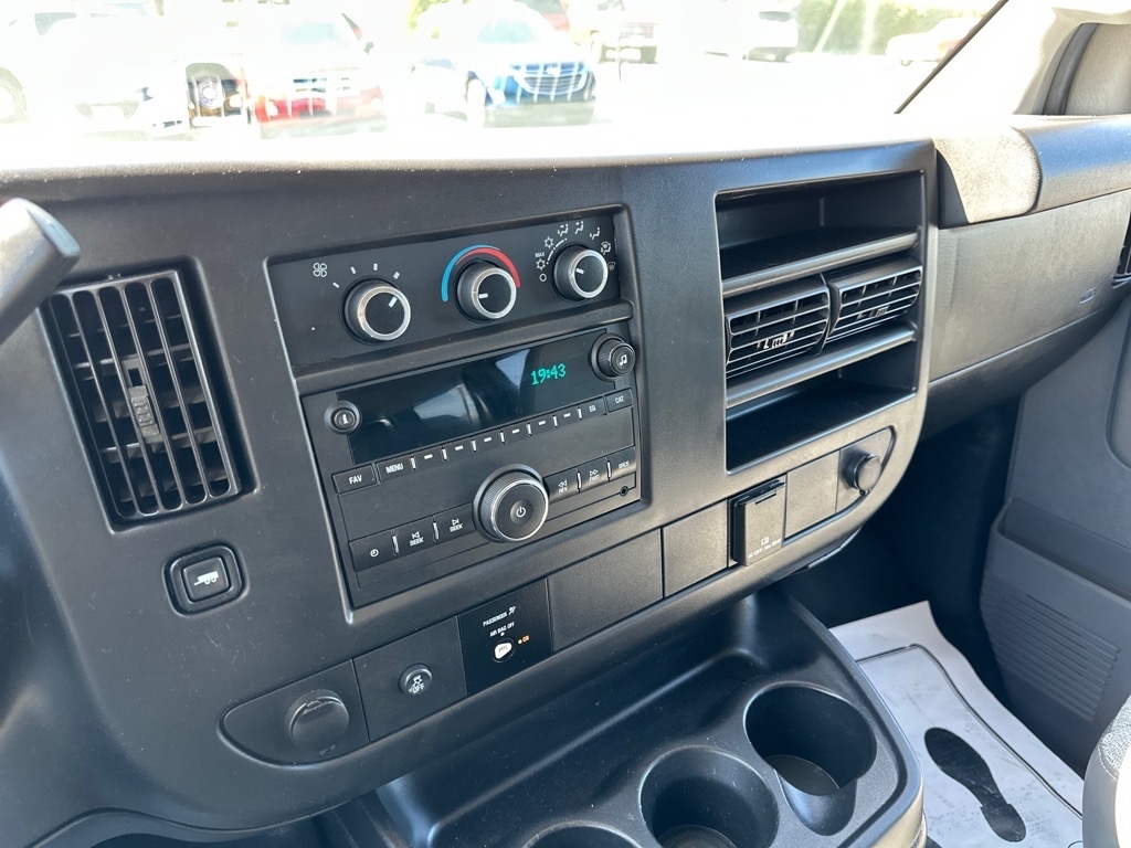 Chevrolet Express Cargo Van RWD 2500 155" 2017 Chevrolet Express Cargo Van RWD 2500 155" 2017