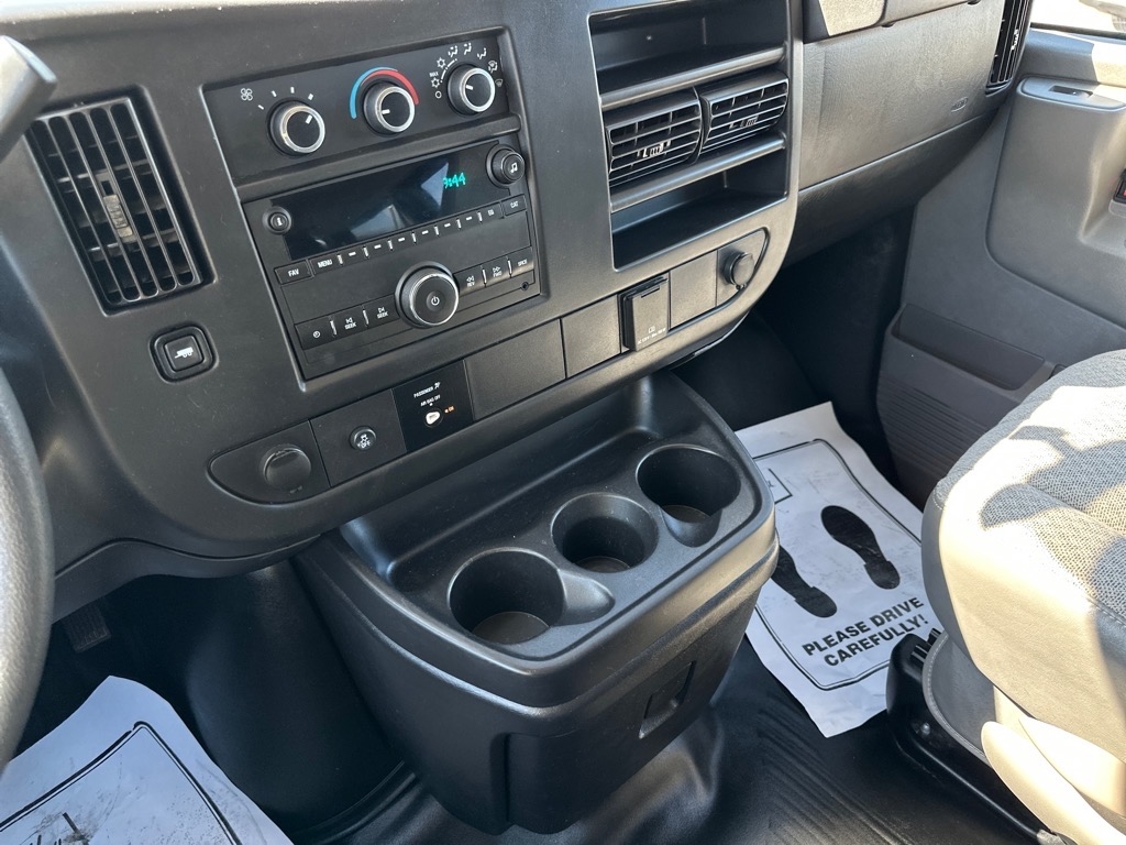 Chevrolet Express Cargo Van RWD 2500 155" 2017 Chevrolet Express Cargo Van RWD 2500 155" 2017