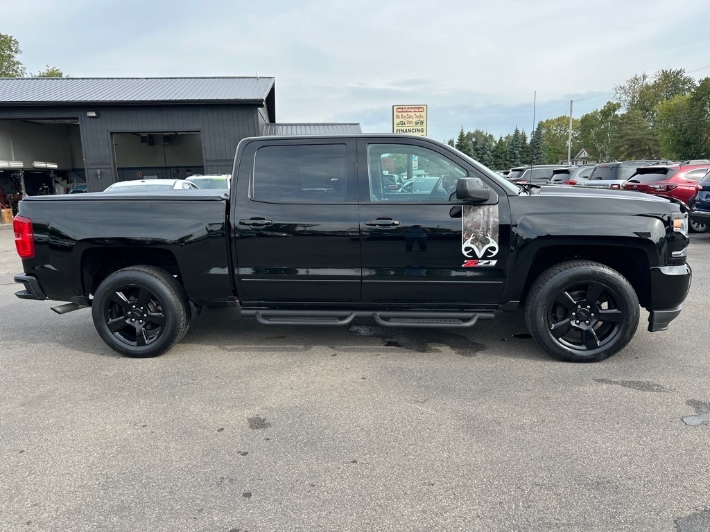 2017 Chevrolet Silverado 1500 LTZ photo 2