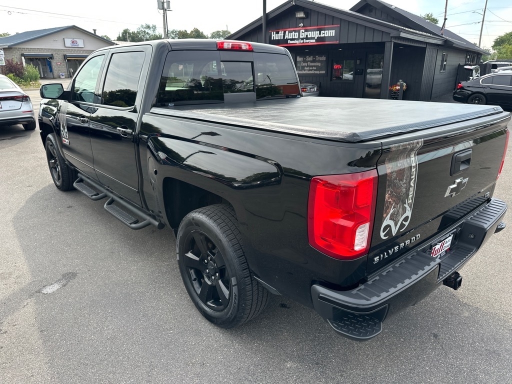 Chevrolet Silverado 1500 4WD Crew Cab 143.5" LTZ w/2LZ 2017 Chevrolet Silverado 1500 4WD Crew Cab 143.5" LTZ w/2LZ 2017