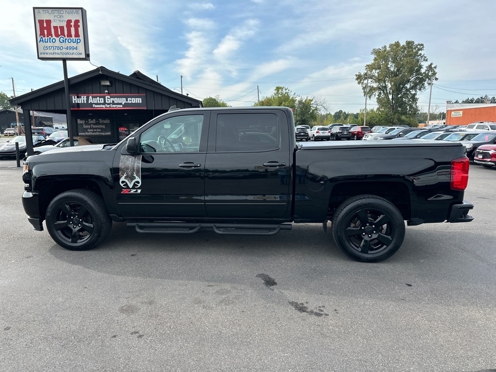 Chevrolet Silverado 1500 4WD Crew Cab 143.5" LTZ w/2LZ 2017 Chevrolet Silverado 1500 4WD Crew Cab 143.5" LTZ w/2LZ 2017