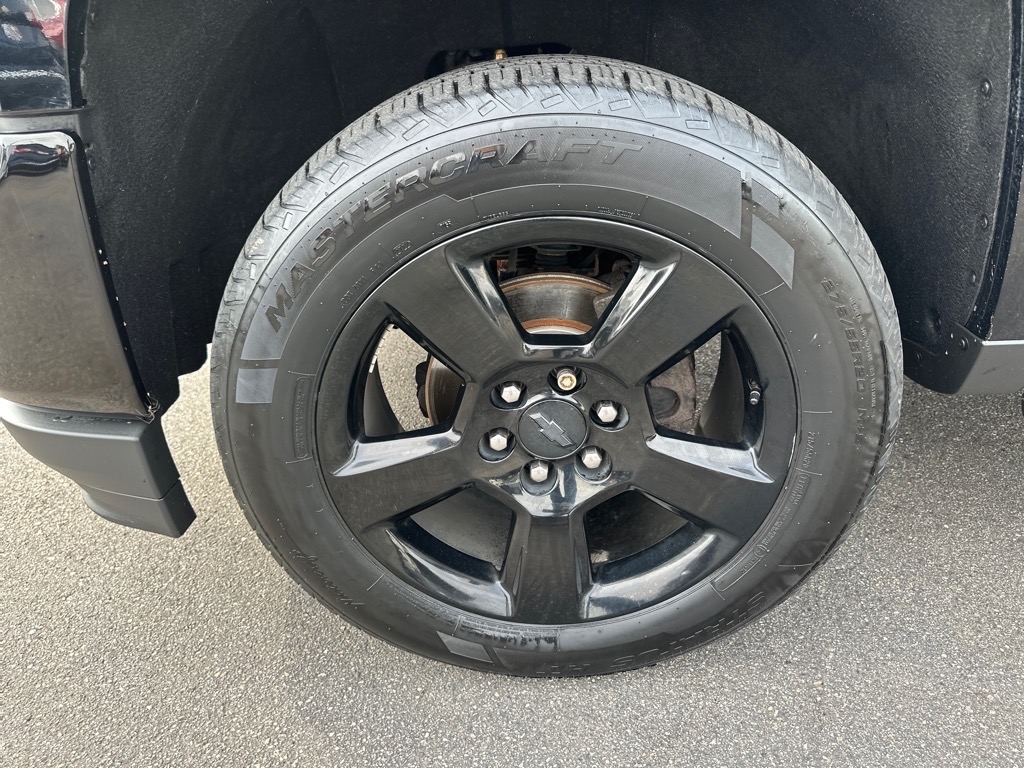 Chevrolet Silverado 1500 4WD Crew Cab 143.5" LTZ w/2LZ 2017 Chevrolet Silverado 1500 4WD Crew Cab 143.5" LTZ w/2LZ 2017