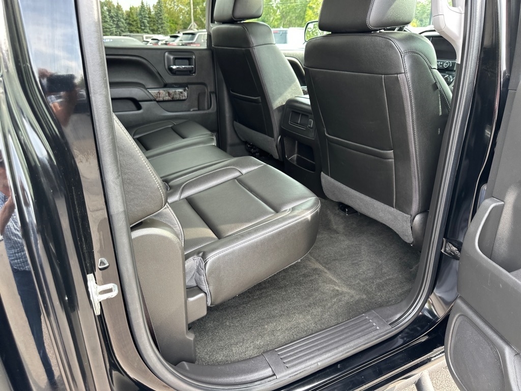 Chevrolet Silverado 1500 4WD Crew Cab 143.5" LTZ w/2LZ 2017 Chevrolet Silverado 1500 4WD Crew Cab 143.5" LTZ w/2LZ 2017