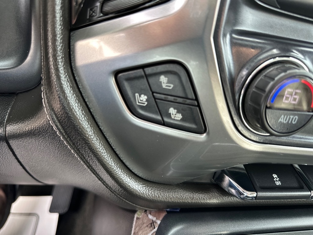 Chevrolet Silverado 1500 4WD Crew Cab 143.5" LTZ w/2LZ 2017 Chevrolet Silverado 1500 4WD Crew Cab 143.5" LTZ w/2LZ 2017