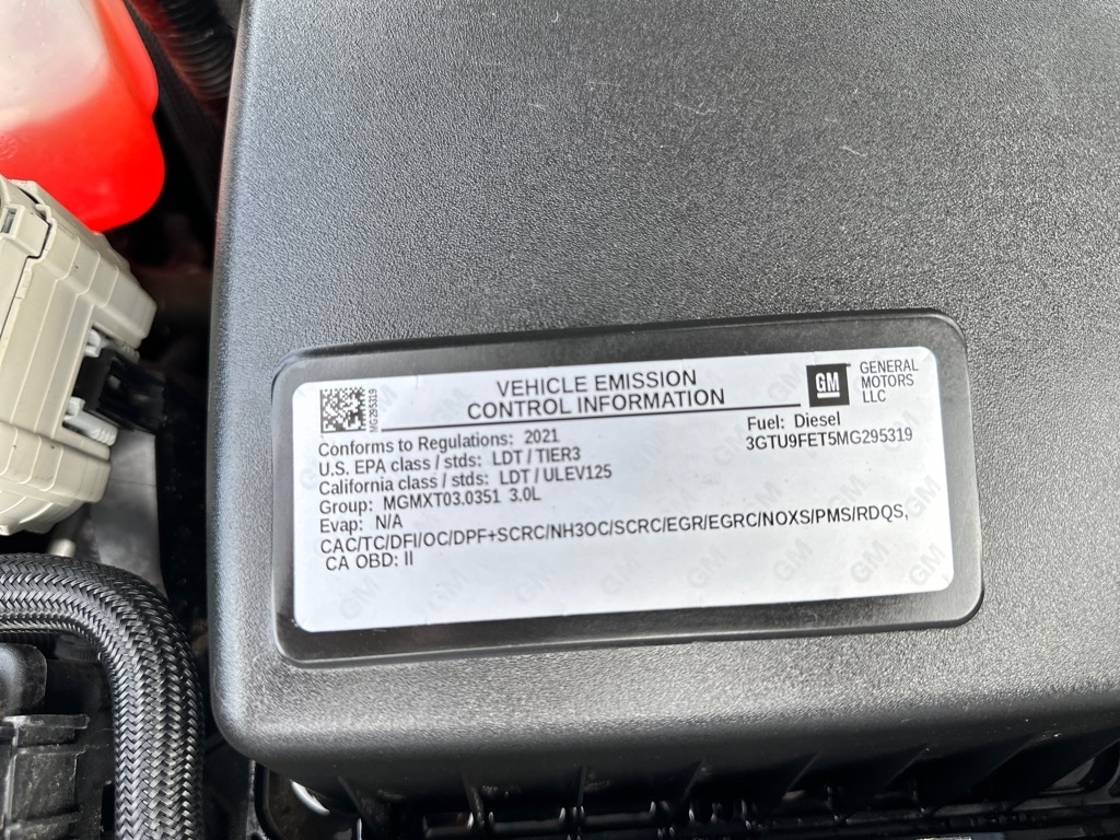 GMC Sierra 1500 4WD Crew Cab 147" Denali 2021