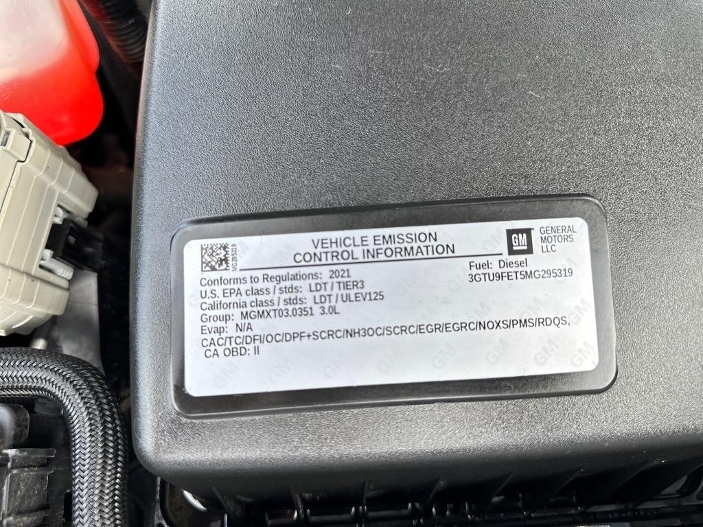 GMC Sierra 1500 4WD Crew Cab 147" Denali 2021