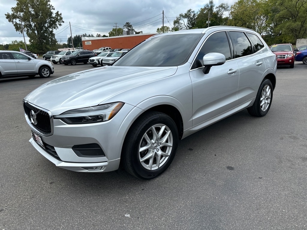2021 Volvo XC60 T5 Momentum photo 6