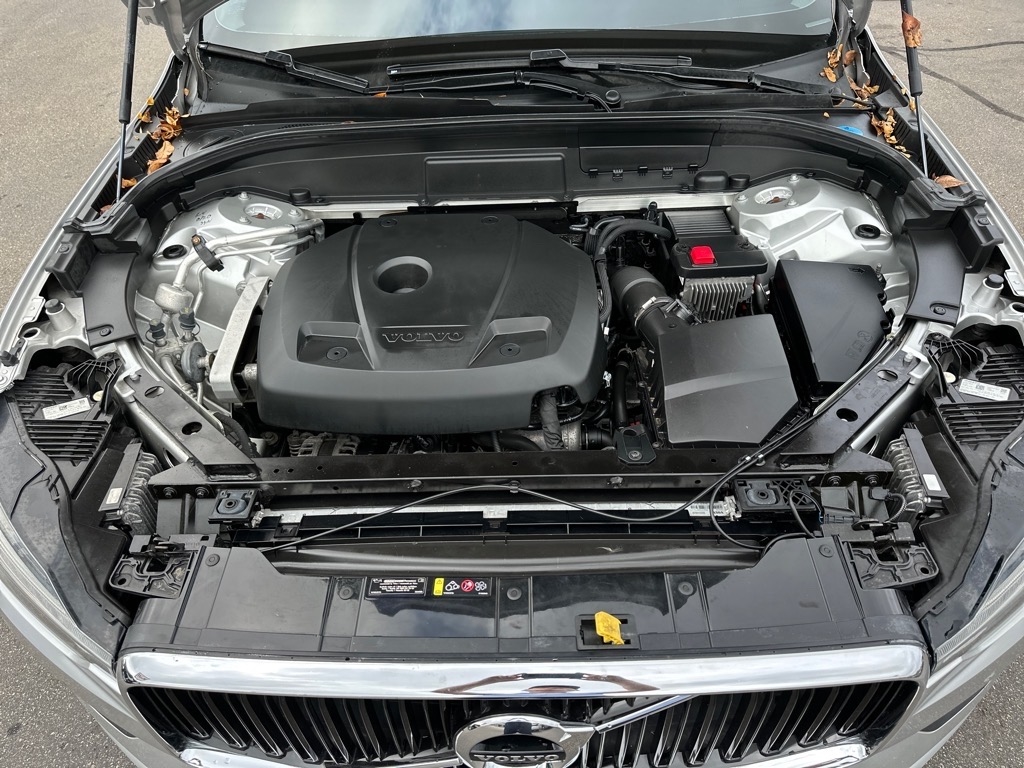 2021 Volvo XC60 T5 Momentum photo 11