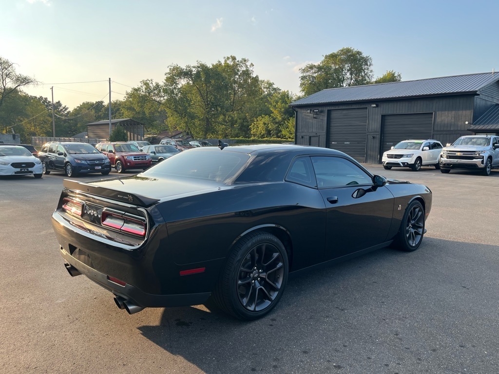 Dodge Challenger R/T Scat Pack RWD 2022