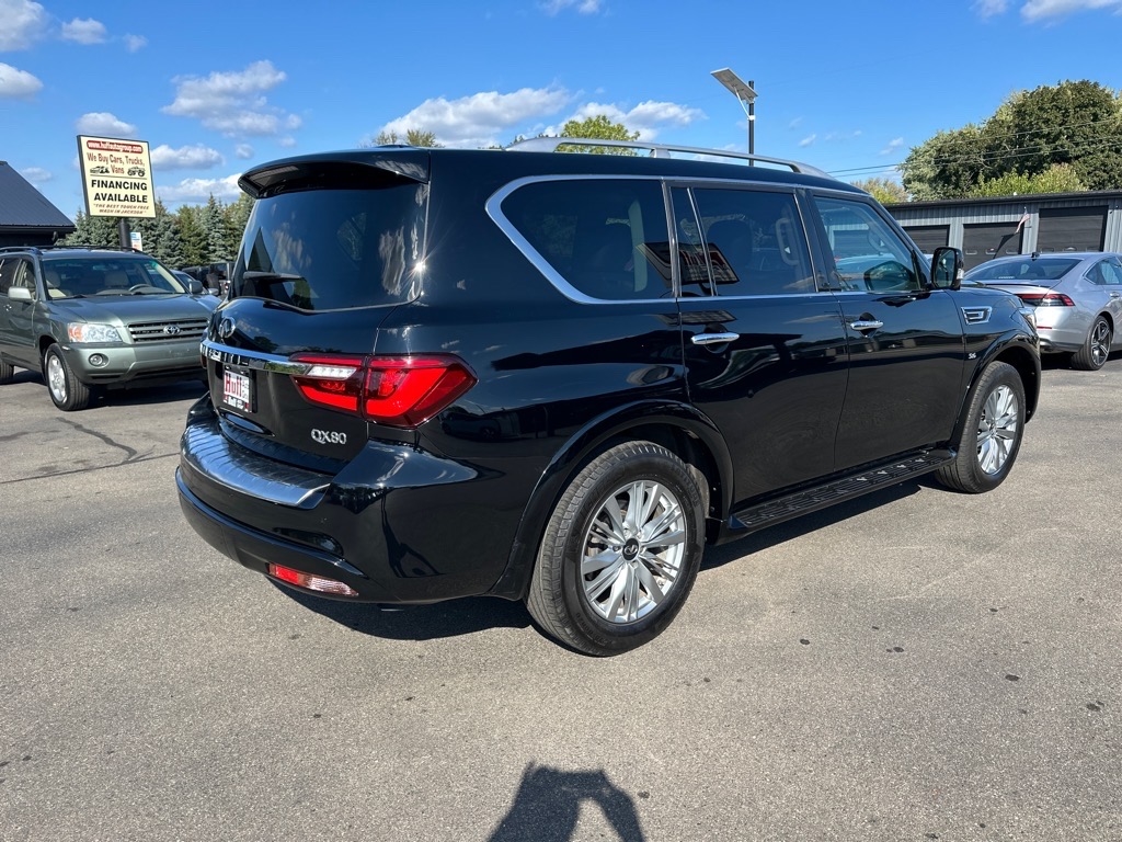 2018 Infiniti QX80 photo 3