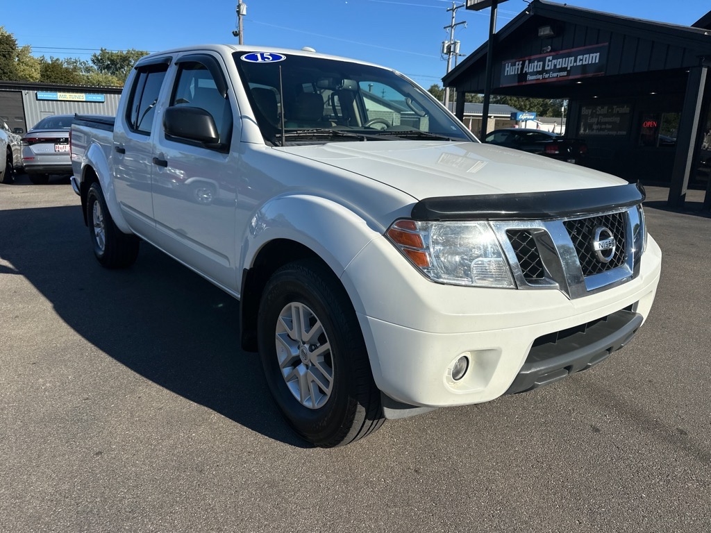 2015 Nissan Frontier Crew Cab photo 3