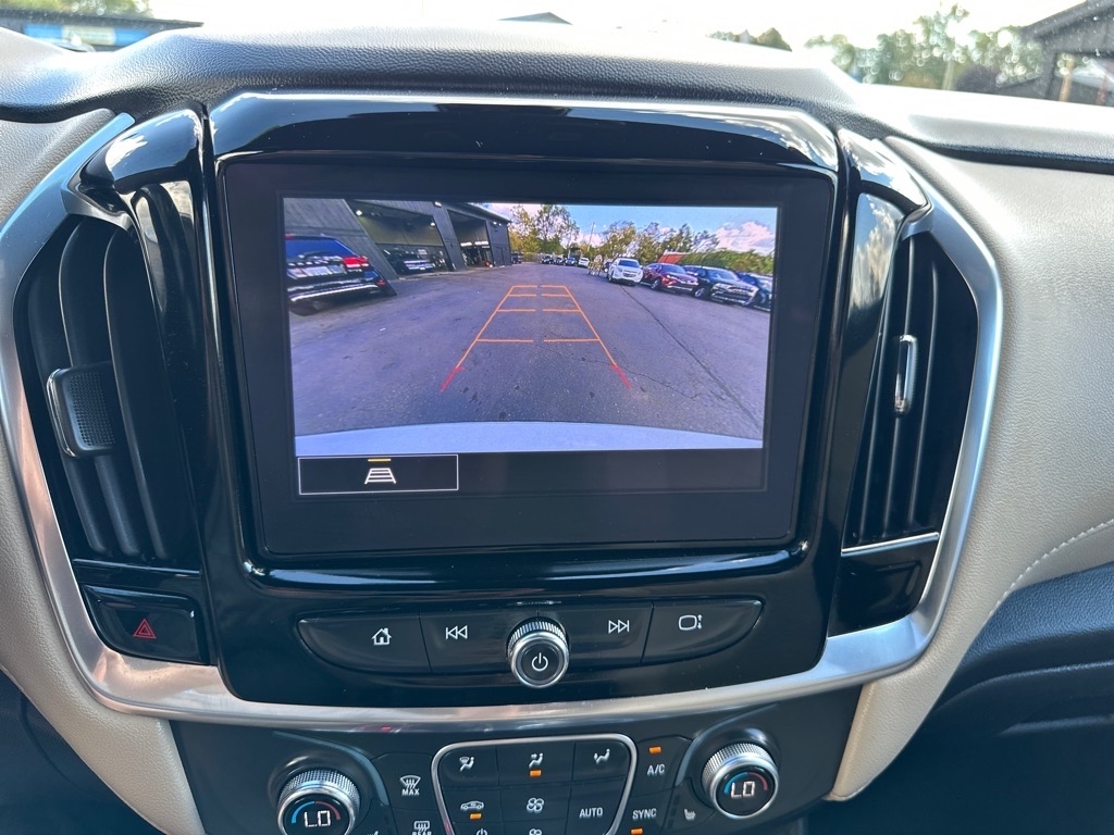 Chevrolet Traverse AWD 4dr LT Cloth w/1LT 2022 Chevrolet Traverse AWD 4dr LT Cloth w/1LT 2022