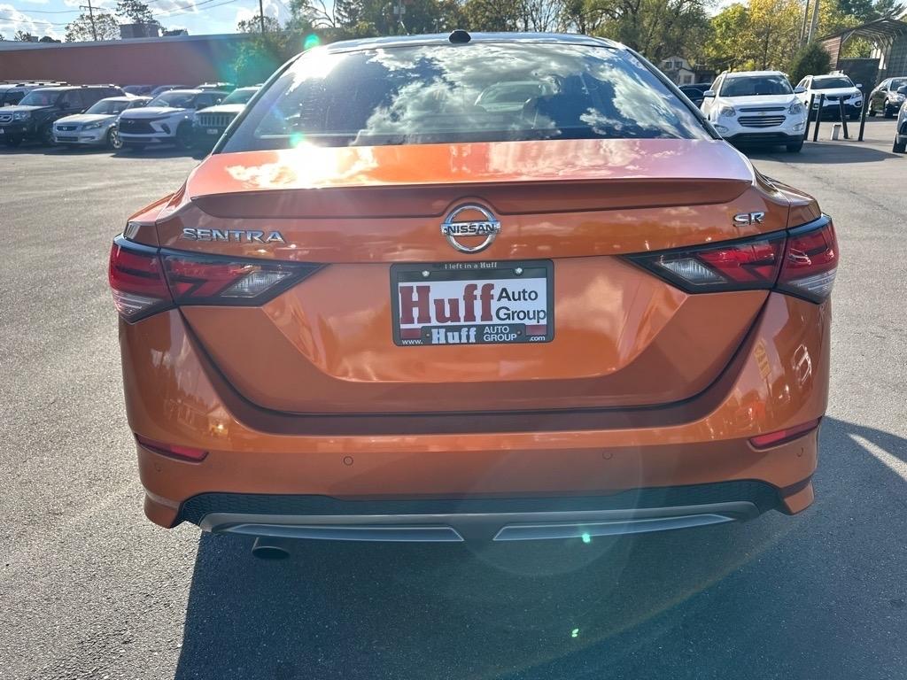 Nissan Sentra SR CVT 2021