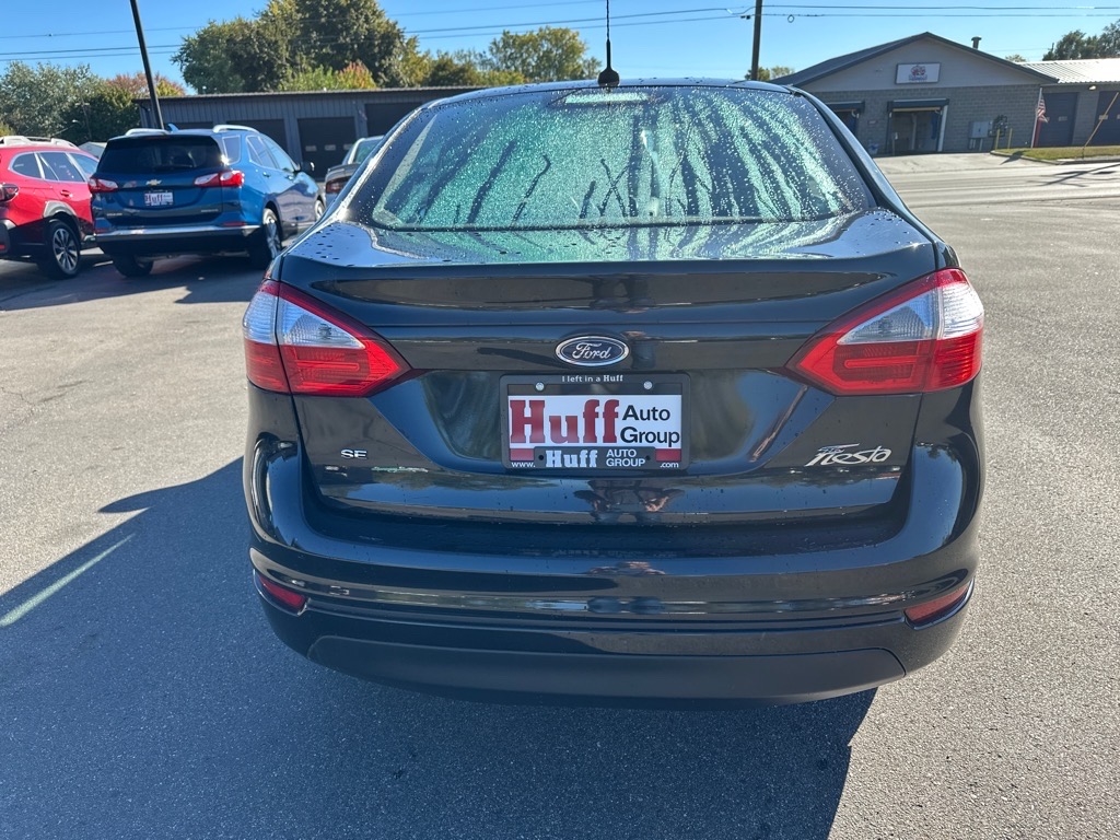 Ford Fiesta 4dr Sdn SE 2014 Ford Fiesta 4dr Sdn SE 2014