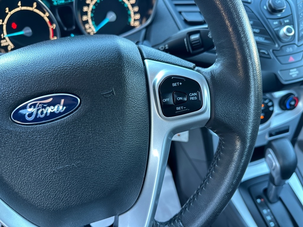Ford Fiesta 4dr Sdn SE 2014 Ford Fiesta 4dr Sdn SE 2014