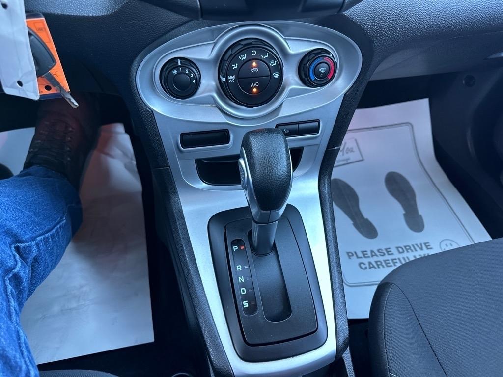 Ford Fiesta 4dr Sdn SE 2014