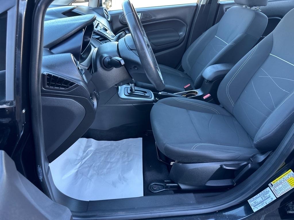 Ford Fiesta 4dr Sdn SE 2014