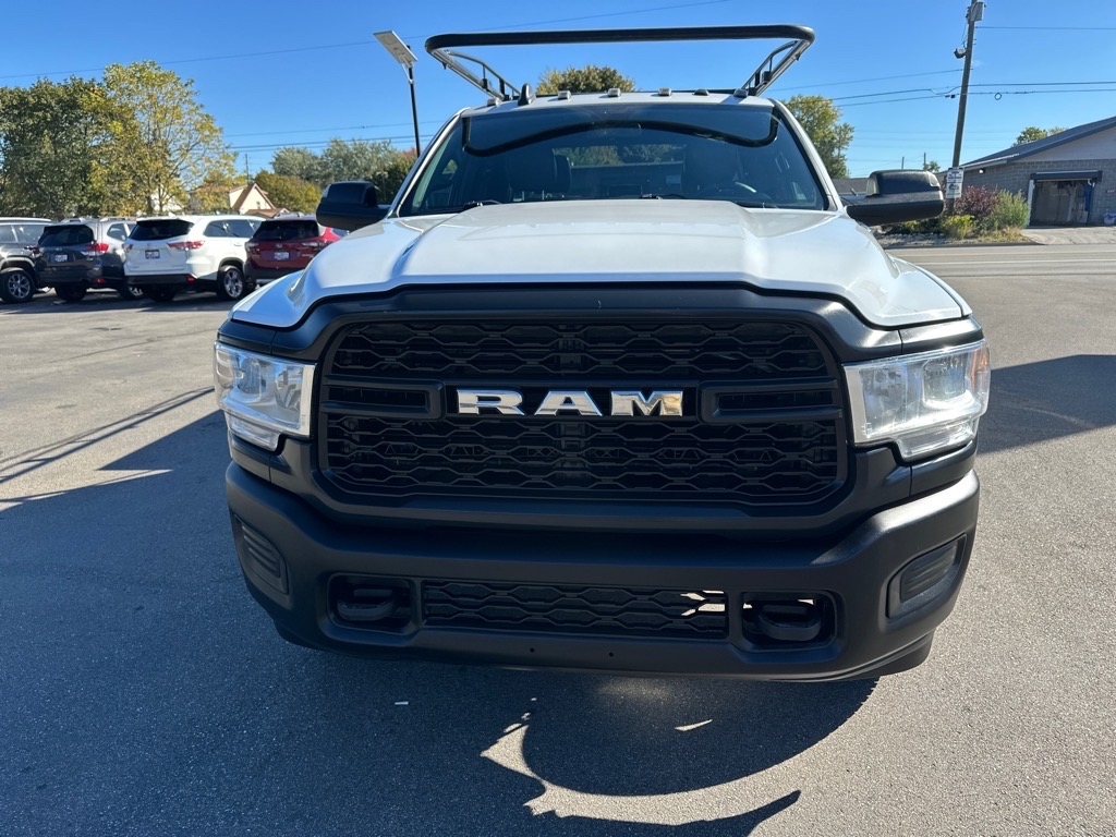 RAM 3500 Chassis Cab Tradesman 4WD Crew Cab 60" CA 172.4" WB 2022 RAM 3500 Chassis Cab Tradesman 4WD Crew Cab 60" CA 172.4" WB 2022