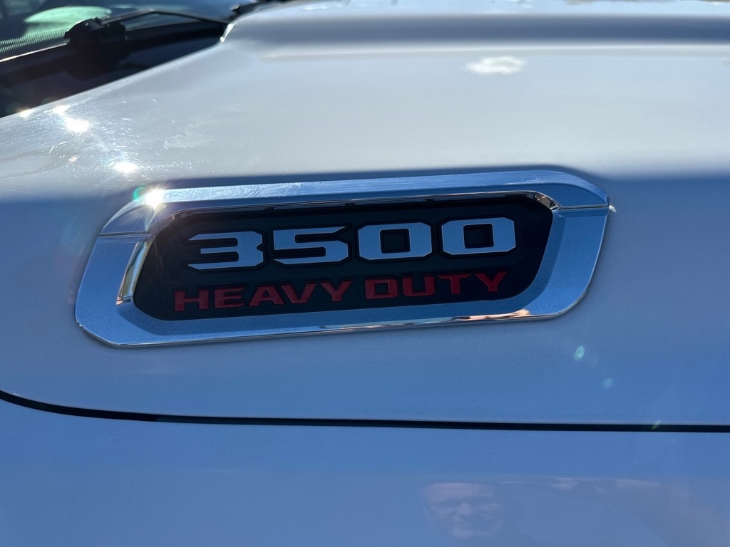 RAM 3500 Chassis Cab Tradesman 4WD Crew Cab 60" CA 172.4" WB 2022 RAM 3500 Chassis Cab Tradesman 4WD Crew Cab 60" CA 172.4" WB 2022