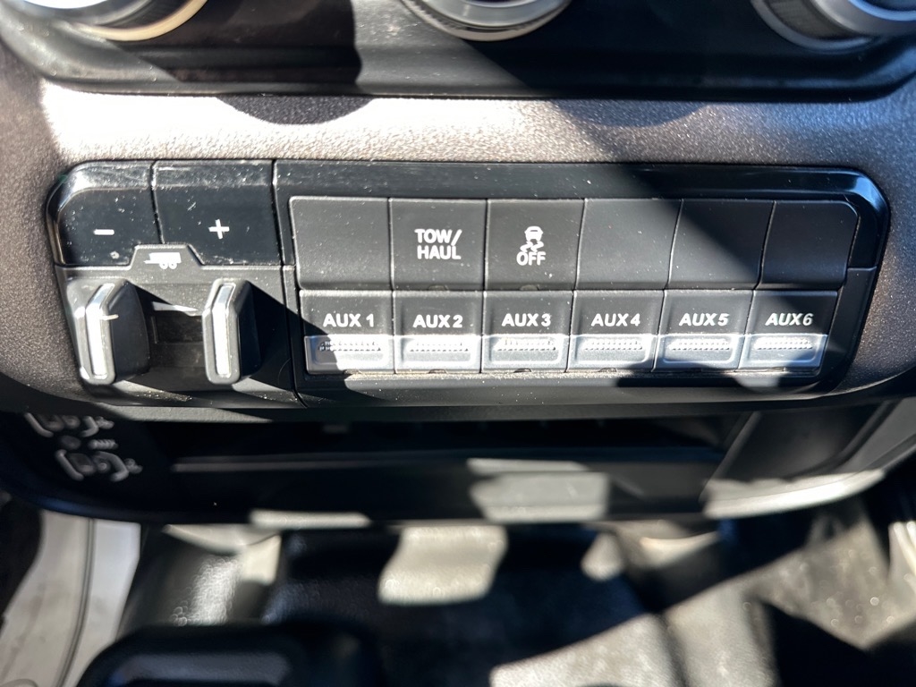 RAM 3500 Chassis Cab Tradesman 4WD Crew Cab 60" CA 172.4" WB 2022 RAM 3500 Chassis Cab Tradesman 4WD Crew Cab 60" CA 172.4" WB 2022