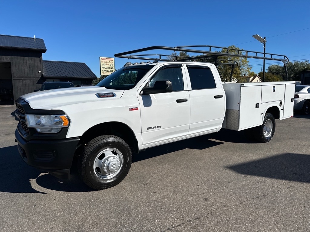 2022 RAM 3500 Chassis Cab Tradesman 4WD Crew Cab 60" CA 172.4" WB