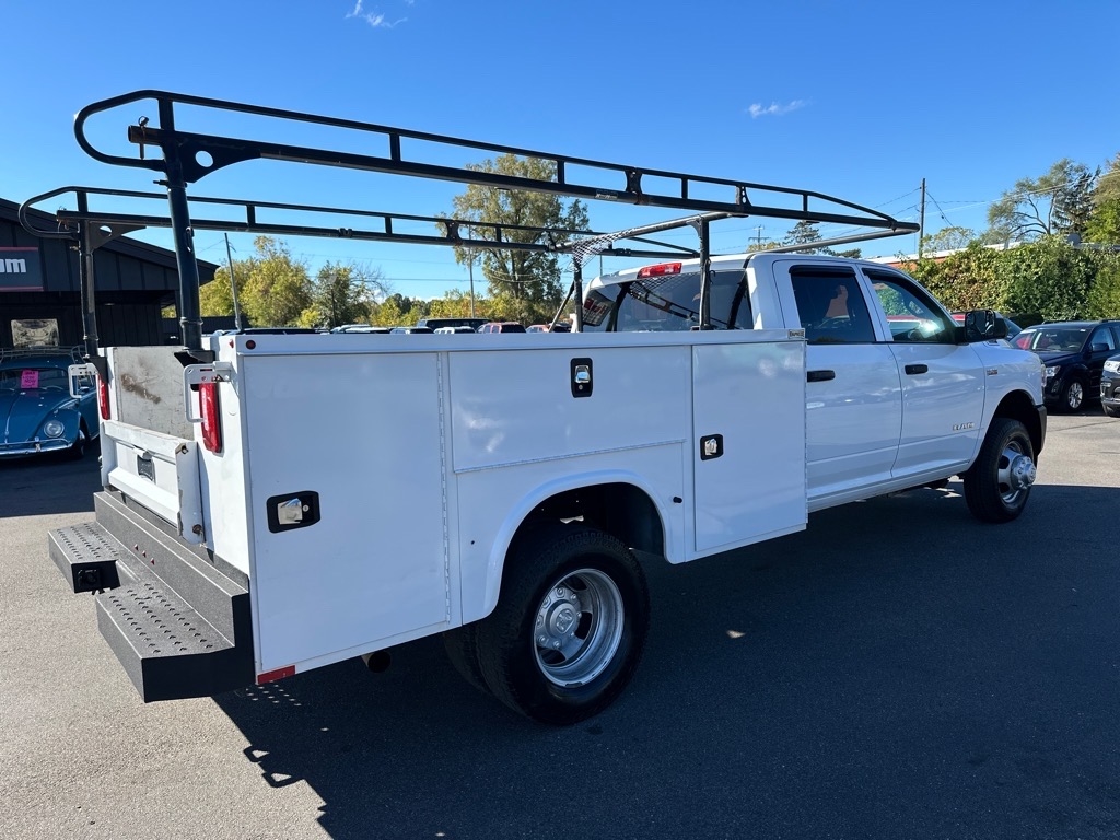 RAM 3500 Chassis Cab Tradesman 4WD Crew Cab 60" CA 172.4" WB 2022