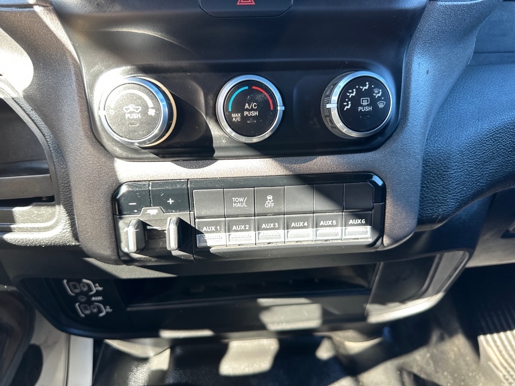 RAM 3500 Chassis Cab Tradesman 4WD Crew Cab 60" CA 172.4" WB 2022