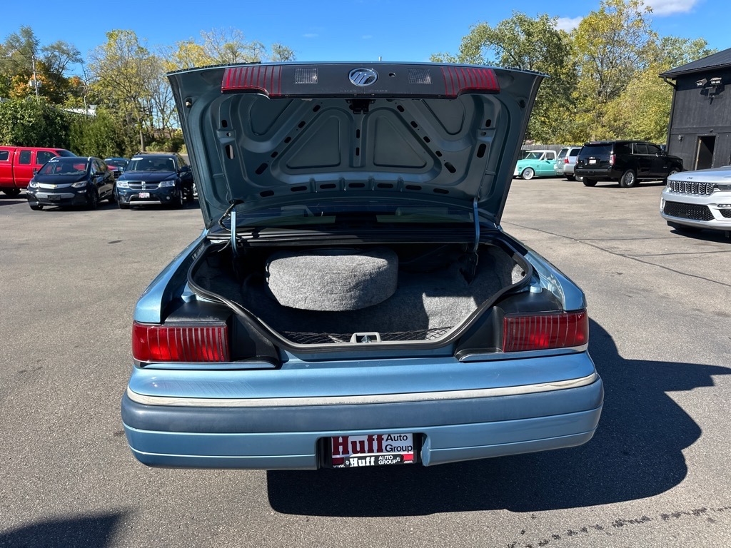Mercury Grand Marquis 4dr Sedan LS 1993 Mercury Grand Marquis 4dr Sedan LS 1993