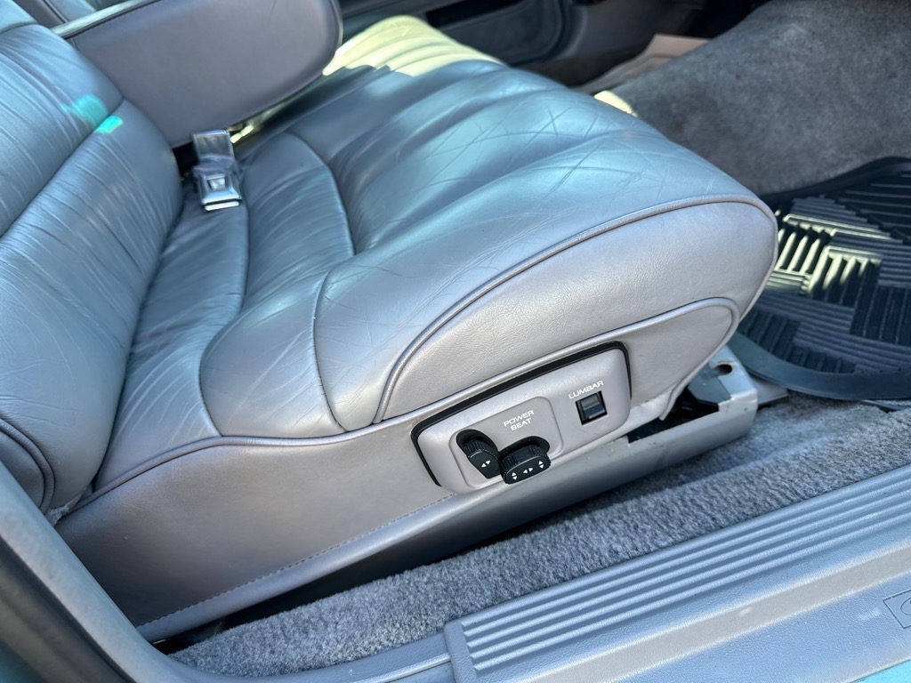 Mercury Grand Marquis 4dr Sedan LS 1993 Mercury Grand Marquis 4dr Sedan LS 1993